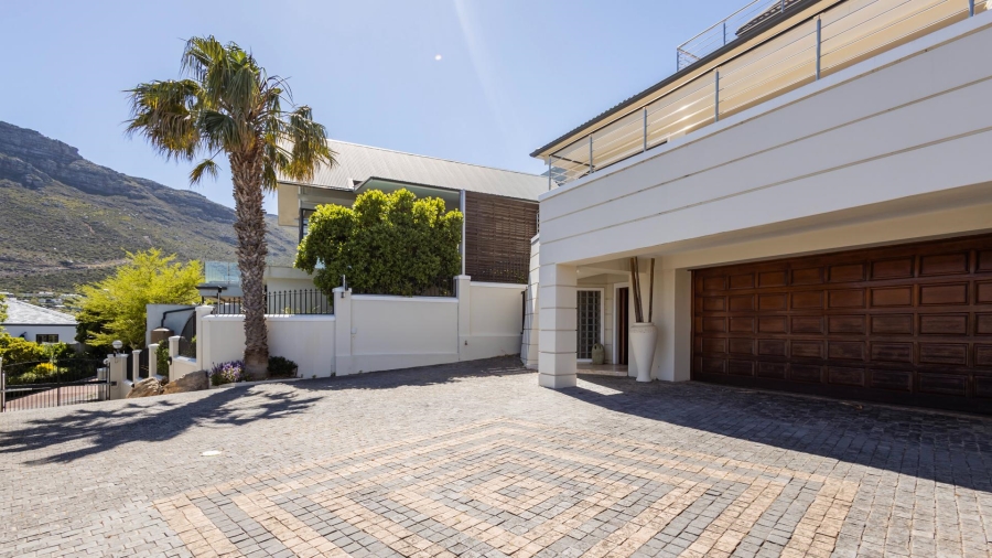 4 Bedroom Property for Sale in Hillcrest Western Cape